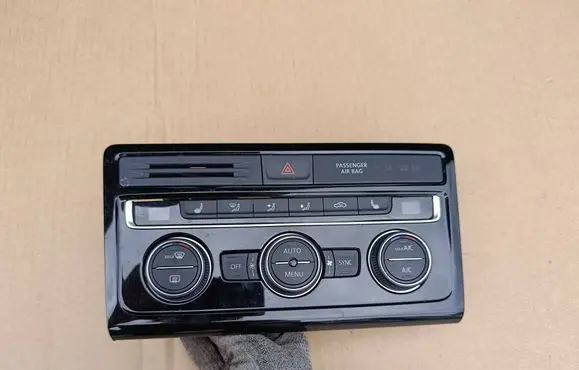 Volkswagen Golf Sportsvan Climate control unit 5G0907044CF 5HB01267043