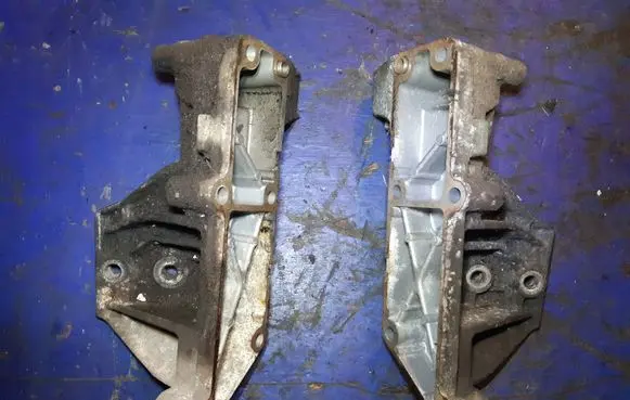 Iveco Daily 3rd gen Engine mounting bracket
