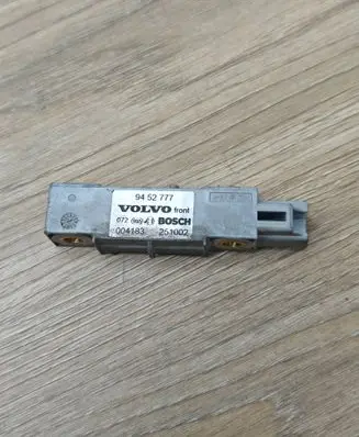 Volvo V70 Airbag deployment crash/impact sensor 9452777
