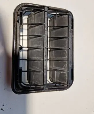 Renault Kadjar Quarter panel pressure vent 7700838358