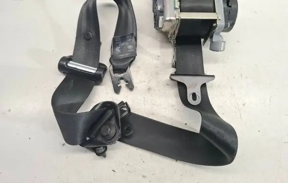 Volvo V60 Front seatbelt 39818843 616155800
