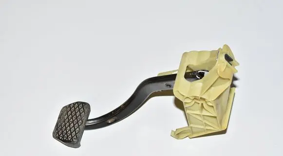 BMW 7 E65 E66 Brake pedal 6752517