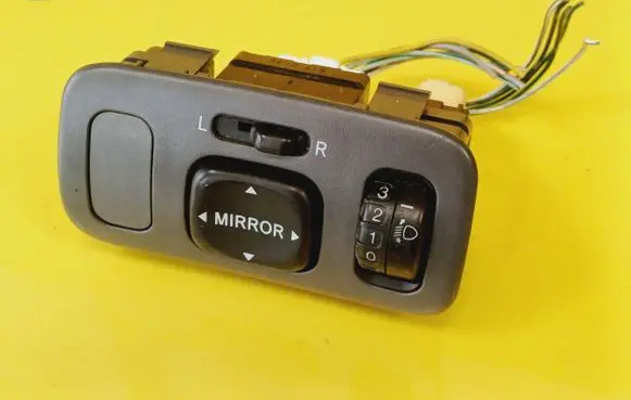 Toyota Yaris Headlight level height control switch