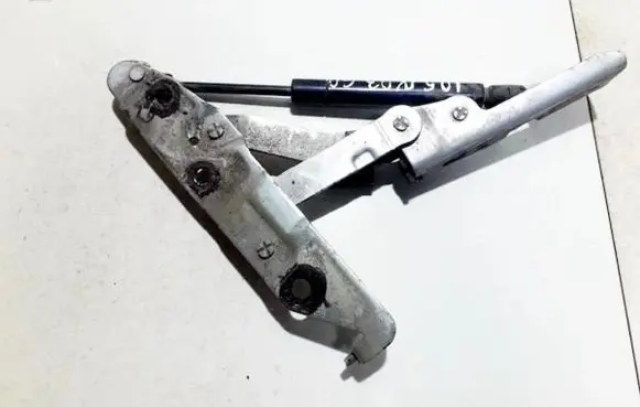 Nissan Primera Tailgate/trunk/boot hinge