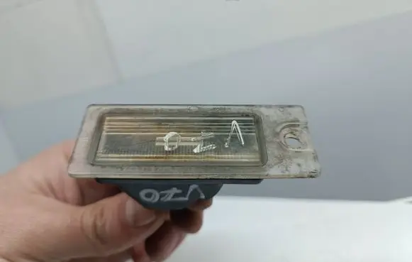 Volvo V70 Number plate light 9187153