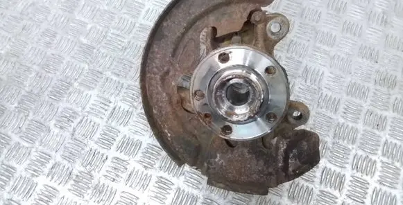 Volvo V70 Front wheel hub