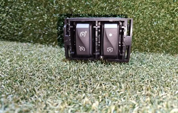 Engine start stop button switch