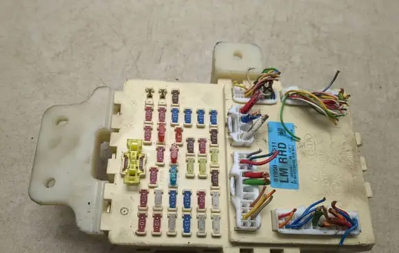 Hyundai ix35 Fuse module 919502S511 AK62452 JA010357