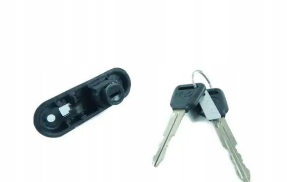 Hyundai Scoupe Glove box lock 8152023A00