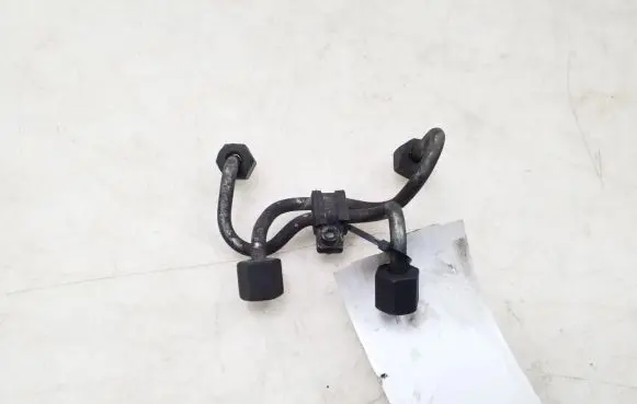 Fuel injector supply line/pipe