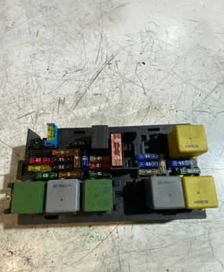 Mercedes-Benz ML W164 Fuse box set A1645402972 5072426 YAP29291