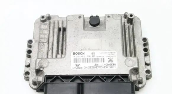 Hyundai i30 Engine control unit/module 391112A930