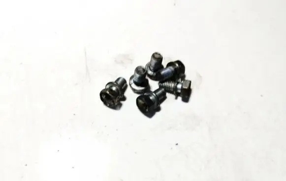 Toyota Corolla Verso AR10 Nuts/bolts 