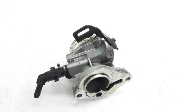 Nissan Qashqai Vacuum pump 8201005306B