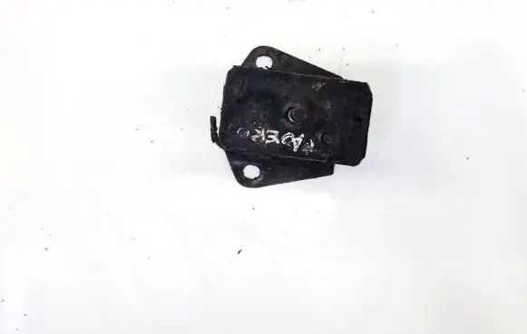 Mitsubishi Pajero Engine mount bracket mb007023