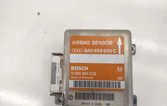 Audi A4 S4 B5 8D Airbag deployment crash/impact sensor 8A0959655C 0285001038