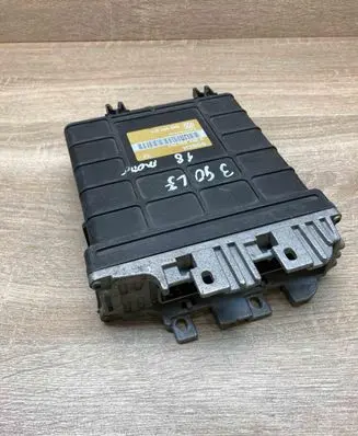 Volkswagen Golf III Engine control unit/module ECU 1H0907311 0261200701