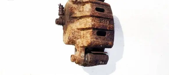 Mitsubishi Outlander Front brake caliper 