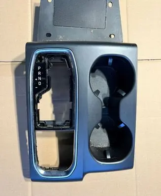 Hyundai Santa Fe Gear shifter surround trim plastic 84673S1051