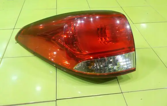 KIA Carens III Rear/tail lights 
