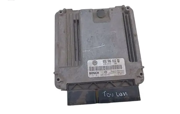 Volkswagen Touran I Engine control unit/module 03G906016BQ 0281011906