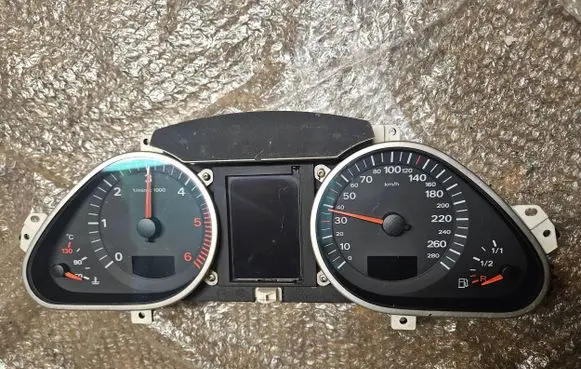Audi A6 S6 C6 4F Speedometer (instrument cluster) 4F0920900S 4F0910900A 503000731203