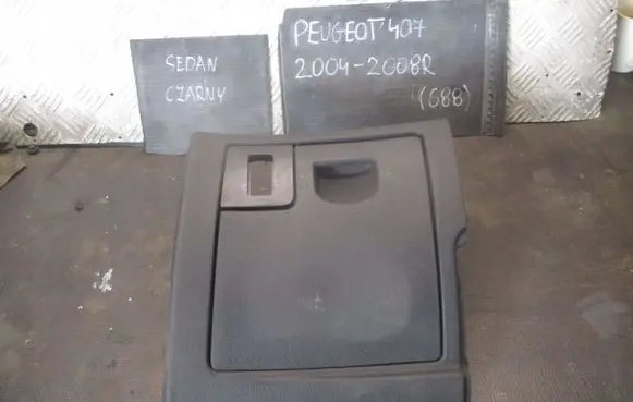 Peugeot 407 Glove box