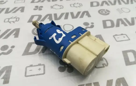 Ford C-MAX I Brake pedal sensor switch 3M5T9C872AB