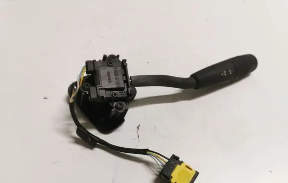 Peugeot 607 Sound control switch 