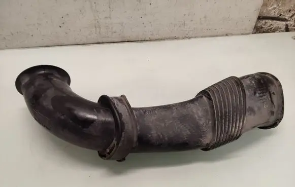 Porsche Cayenne (9PA) Air intake hose/pipe 7l5128609