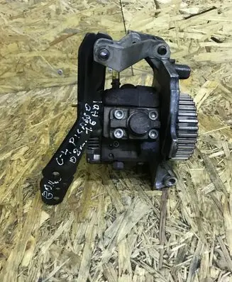 Citroen C4 I Picasso Fuel injection high pressure pump