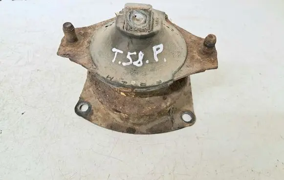 Honda Accord Engine mount bracket