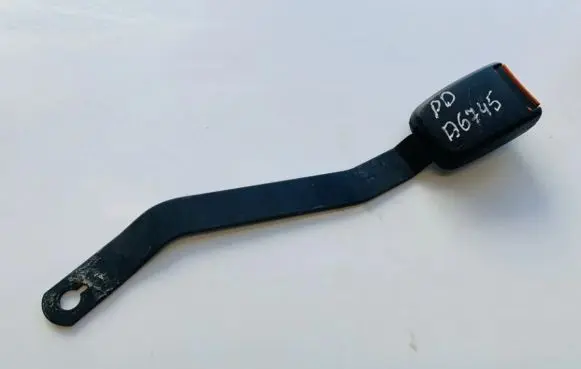 Volkswagen PASSAT B4 Front seatbelt buckle 357857756