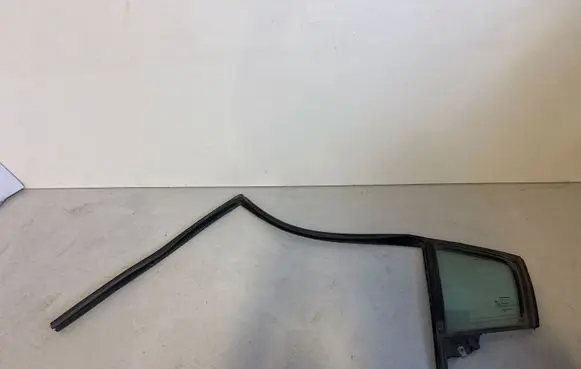 Dodge Charger Rear vent window glass 43R000183