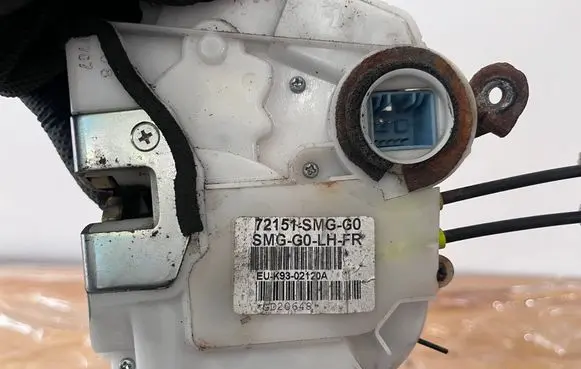 Honda Civic Front door lock 72151SMGG0