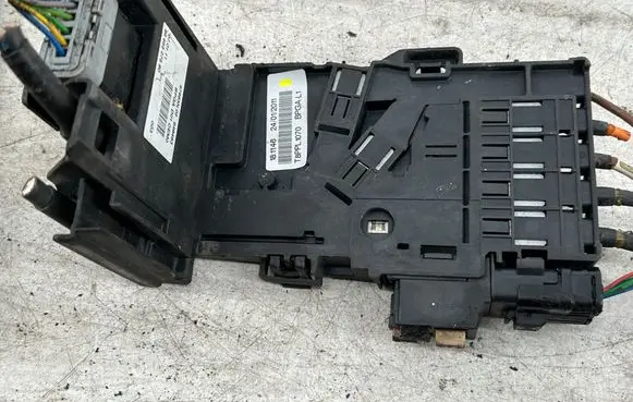Peugeot 308 Fuse module 9666527580 97993N02