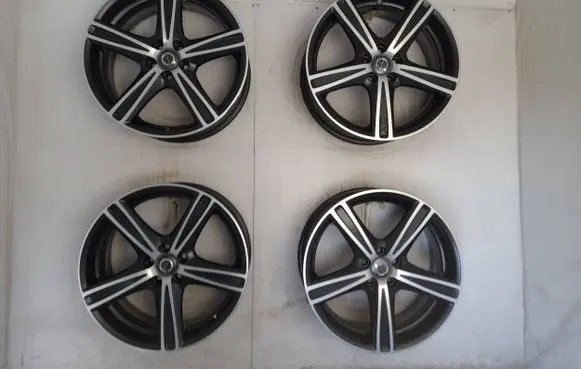 Volvo XC90 R19 alloy rim 30635722