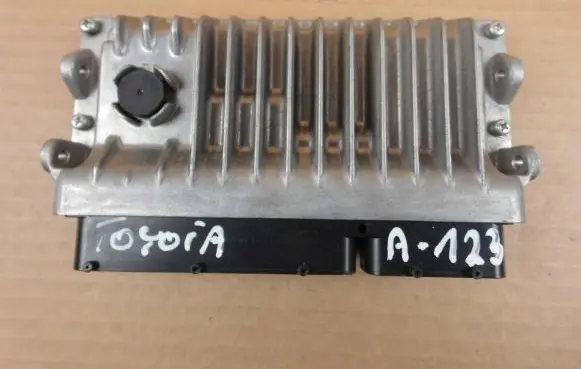 Toyota Auris E180 Engine control unit/module 896610Z750