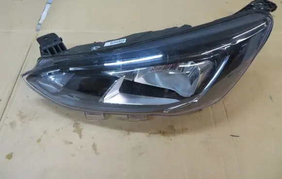 Ford Focus Headlight/headlamp JX7B13W030CE