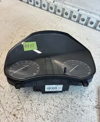 Skoda Octavia Mk2 (1Z) Speedometer (instrument cluster) 1Z0920810D SKZ7Z0E3235561 V3562426