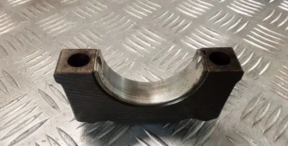 Volkswagen PASSAT B6 Crankshaft Holder 