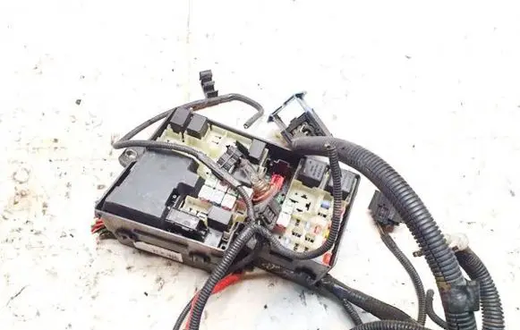 Volvo V50 Fuse box set 8688040 518818000 8688040518818000