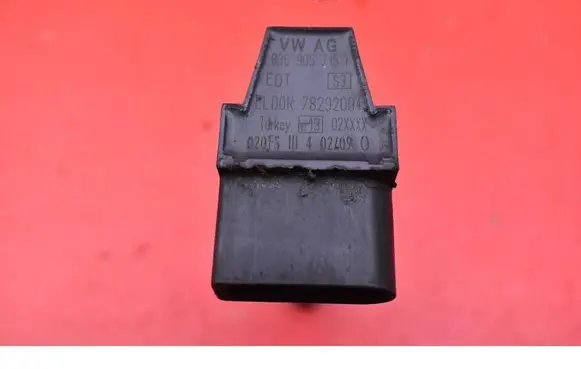 Volkswagen Golf Plus High voltage ignition coil 036905715F