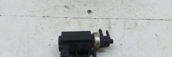 Audi A4 S4 B5 8D Turbo solenoid valve 1H0906627 99T347 72190320