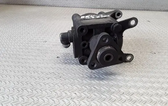 BMW 3 E46 Power steering pump 6750111B