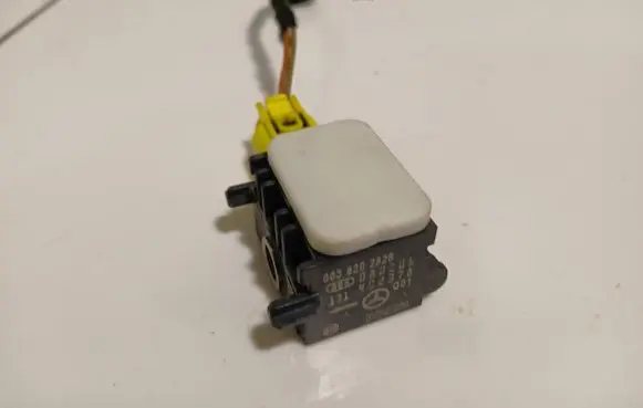 Mercedes-Benz ML W164 Airbag deployment crash/impact sensor 0038202826 402378 020206