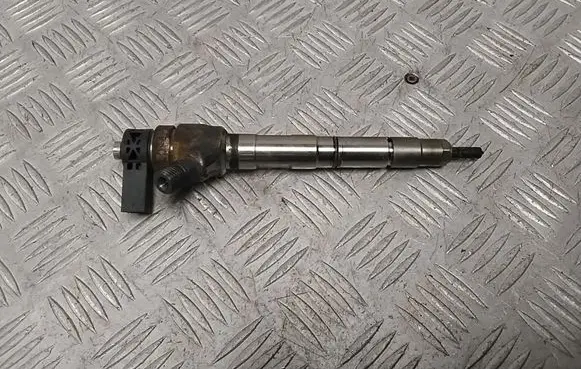 Skoda Superb B8 (3V) Fuel injector 04L130277AE