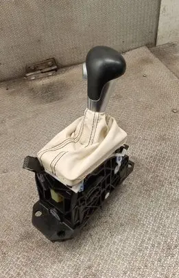 Audi Q7 4L Gear shifter/selector 4L1713041S