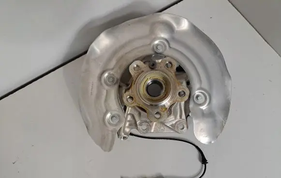 BMW X4 G02 Rear wheel hub 6879751 6879749