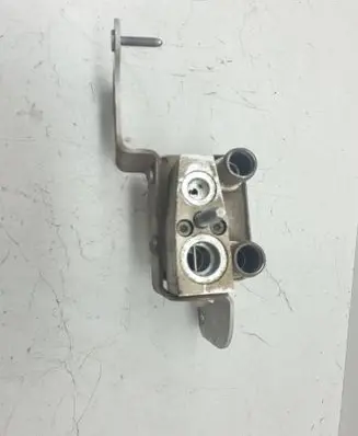 Chevrolet Volt II Oil filter mounting bracket 23298104